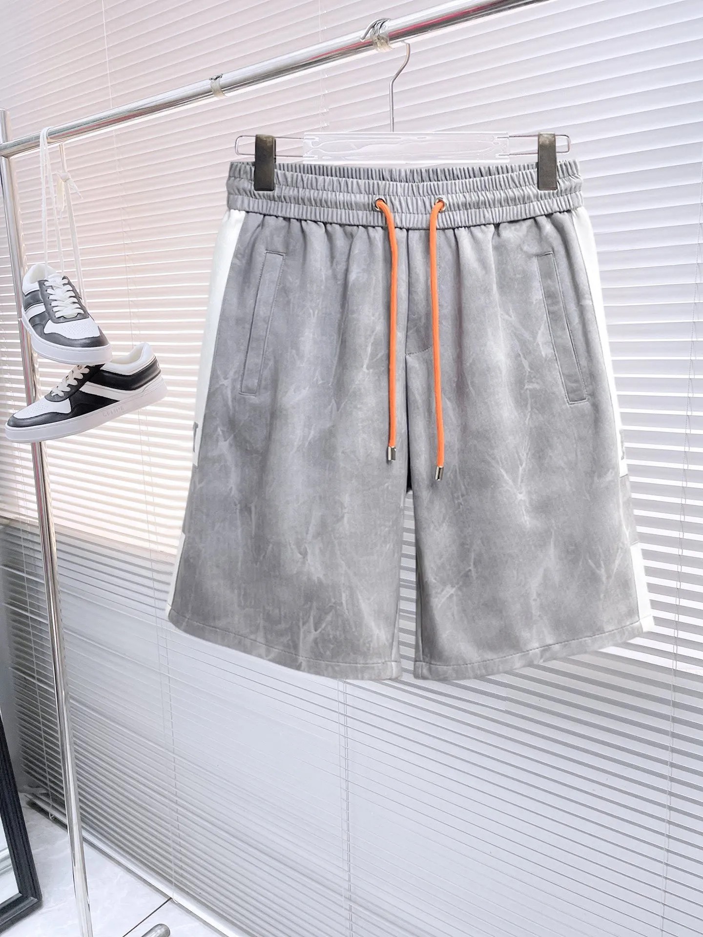 Hermès three-standard complete 2026 summer New Arrival men's casual shorts, advanced custom-made Breathable fabric, Breathable fabric, extremely stretchy and comfortable, impeccable details, top-grade accessories, original logo design concept, delicate and soft feel! The upper body fit is awesome! Size: M-XXXL Please state your height and weight when ordering
